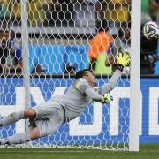 Hosts Brazil squeeze past Chile on penalties