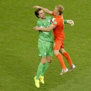 Holland break Costa Rican hearts on penalties