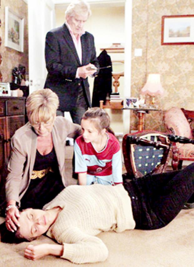 A scene from Friday’s Coronation Street with Ken and Deirdre Barlow, Amy McDonald and her screen mother Tracey.