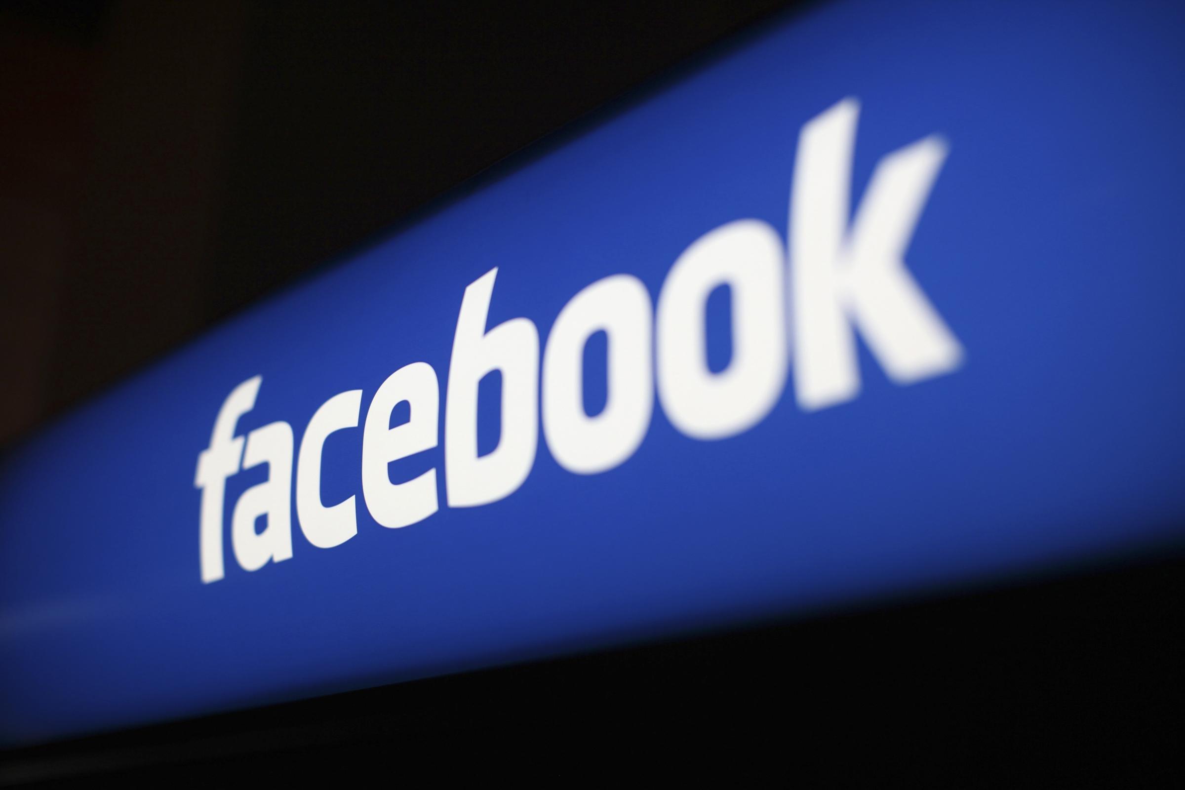 Facebook начнет предлагать магазины с помощью отслеживания пользователей