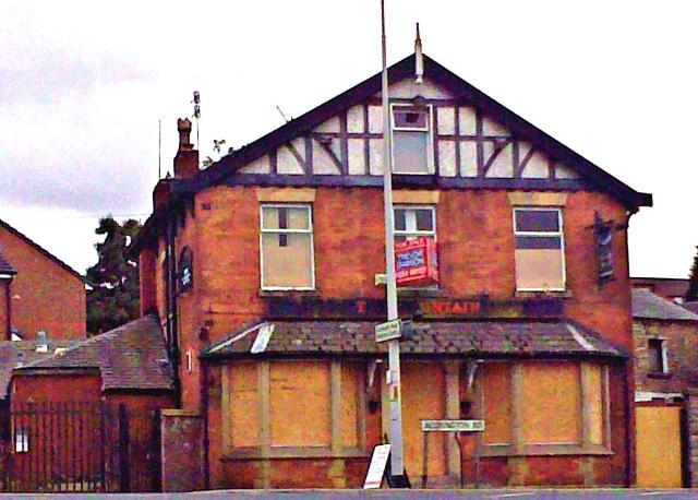 Situated at the Junction of Audley Range & Accrington Road, this former Bass Inn has closed due to depopulation of the surrounding area. Closed in 2009.
