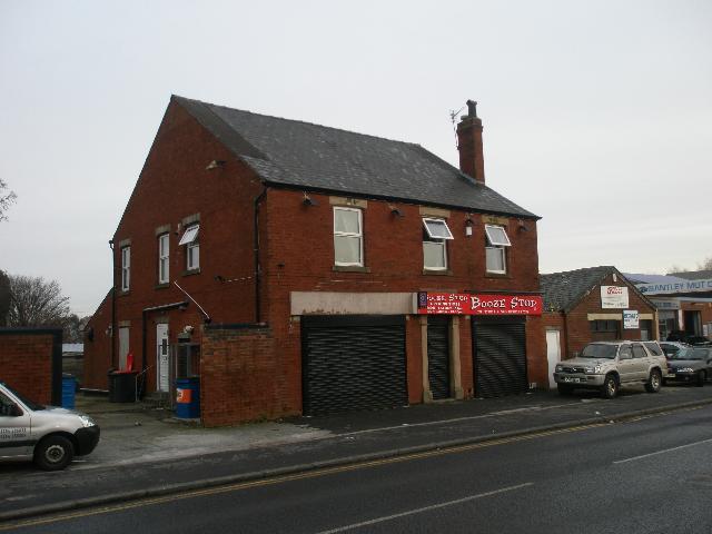 The Oak Tree Inn was situated at 438 Blackburn Road. There used to be two Oak Trees in Accrington; this one closed in 2008.