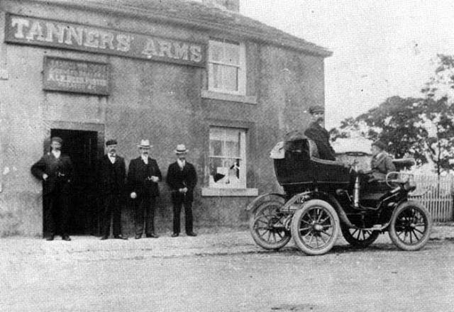 The Tanners Arms was situated on Ribchester Road. This pub is now used as an Italian restaurant.