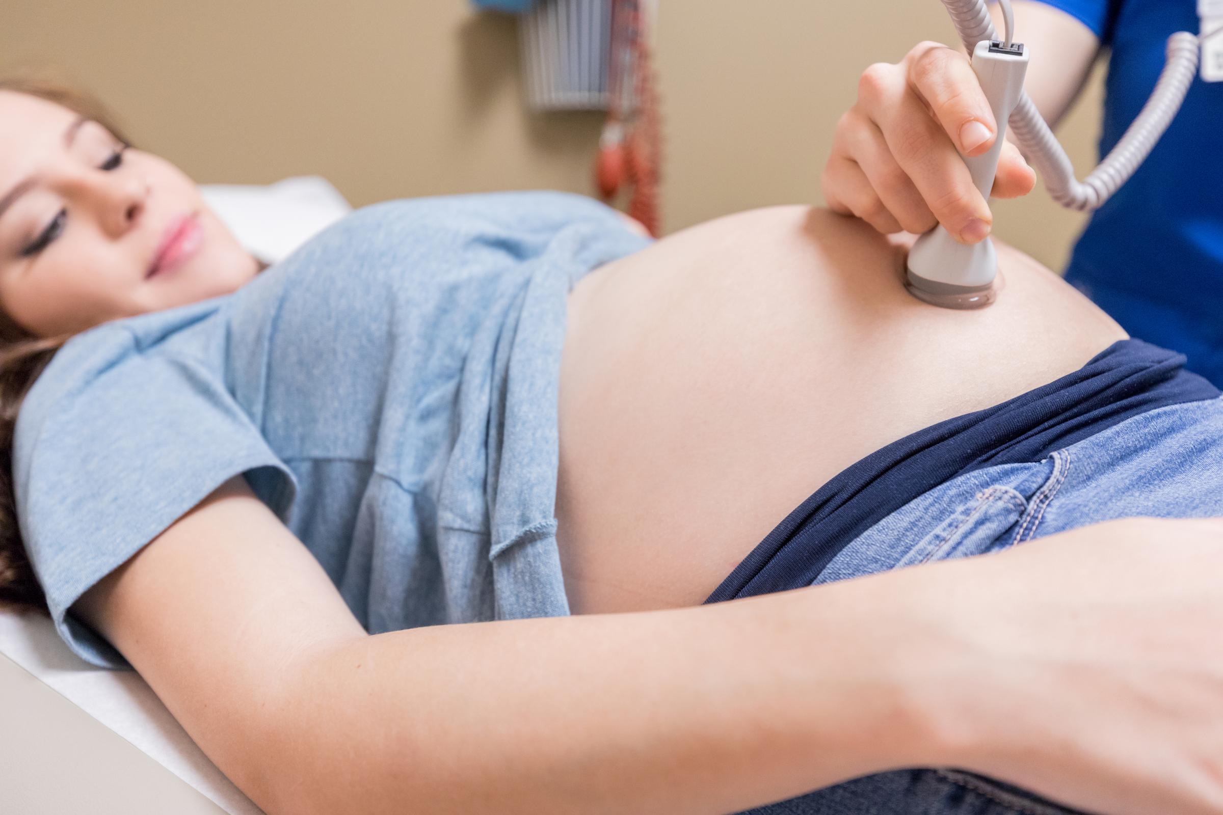 Pregnant women recalled for scans after supervision error