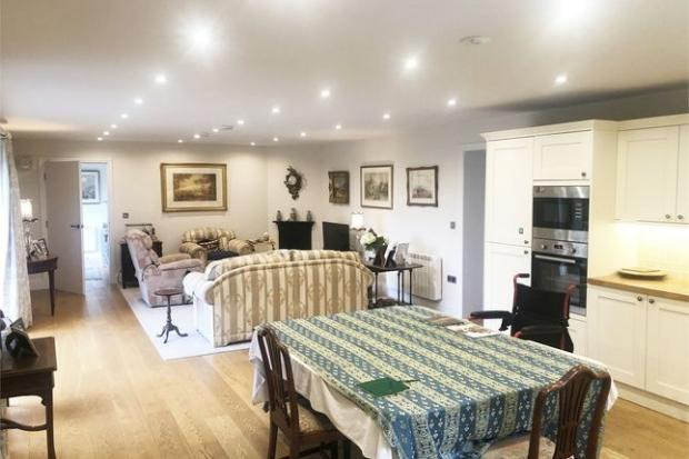 Lancashire Telegraph: This bungalow could be a great guest house (Photo: Zoopla, Express Estate Agency)