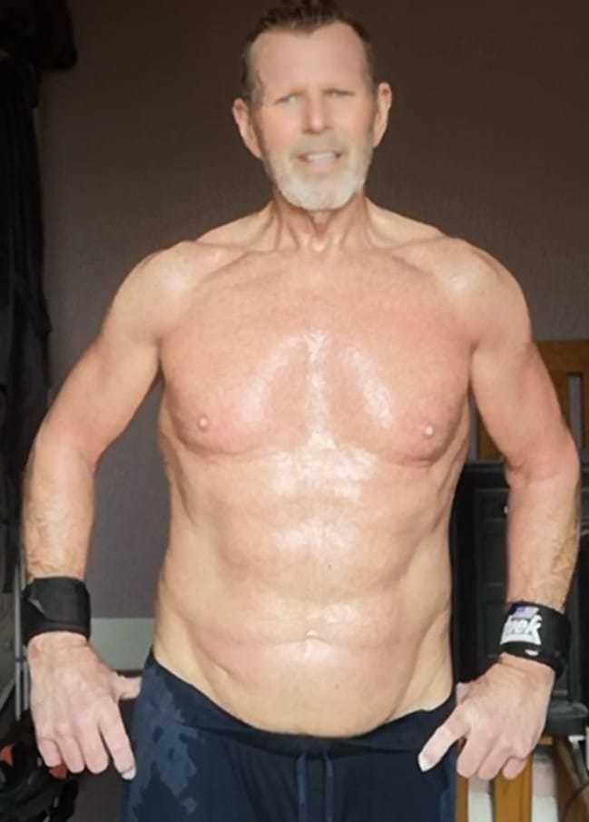 Chorley 64-year-old records over 76,000 kettlebell swings in lockdown challenge Lancashire Telegraph