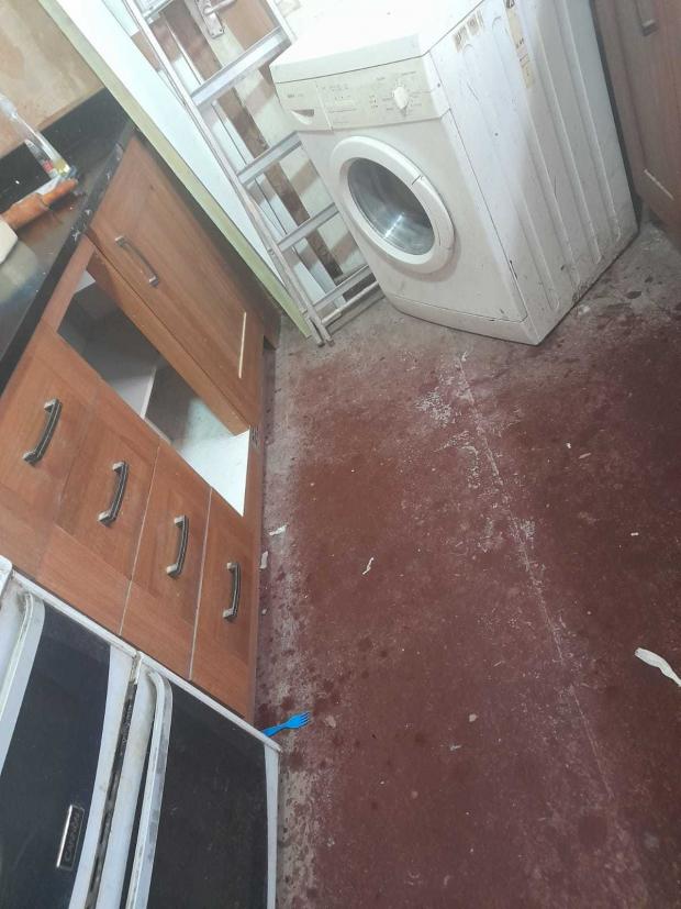 Lancashire Telegraph: Mum of six has lived upstairs in house for 6 months due to rats and mould