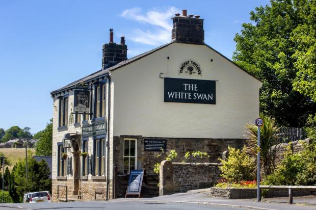 Lancashire Telegraph: The White Swan at Fence