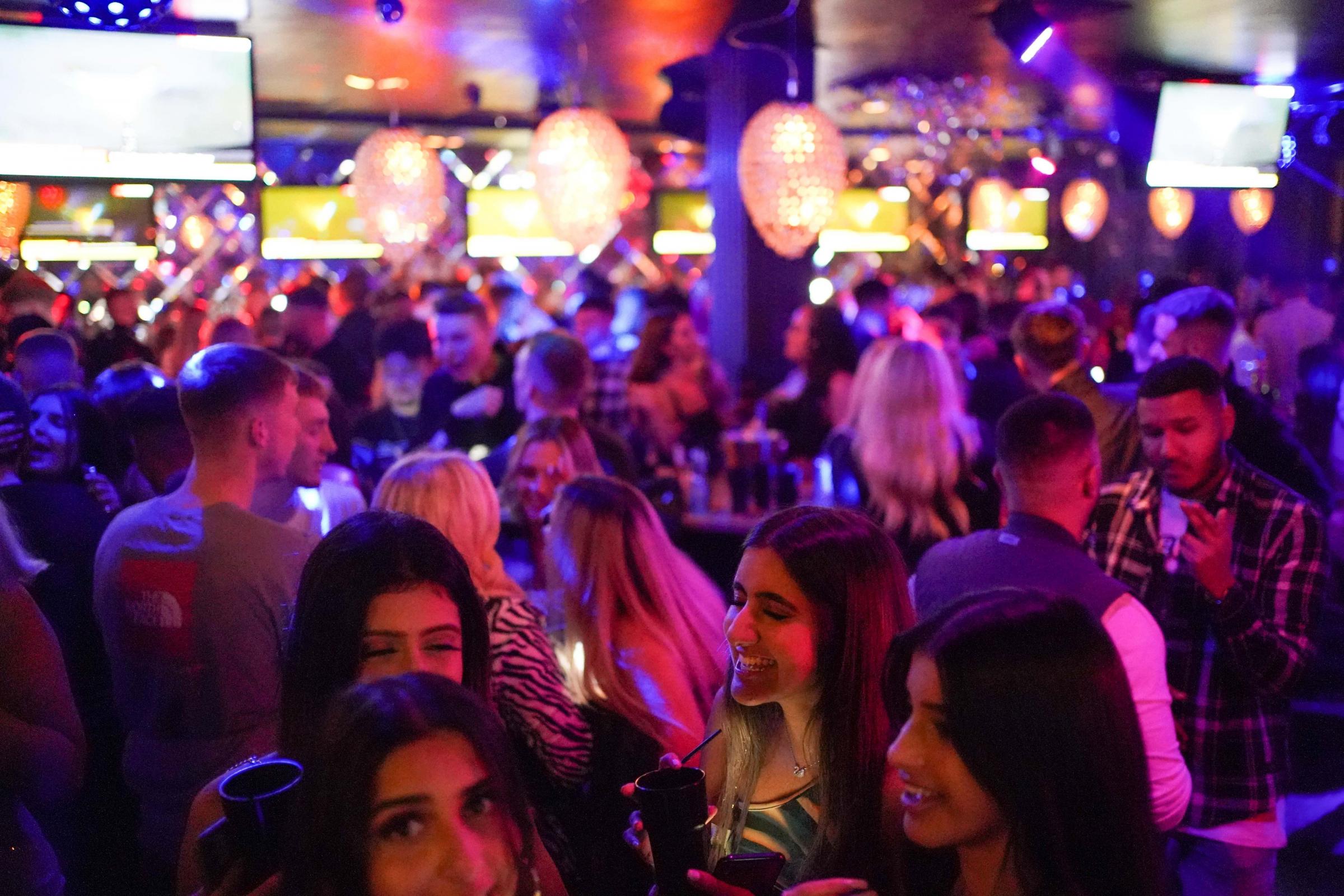 Consumers urged not to abandon pubs over Dry January amid 'chasm of debt' - Vimarsana News