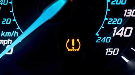 Lancashire Telegraph: Low pressure tyre warning light (PA) Lancashire Telegraph: Low pressure tyre warning light (PA)