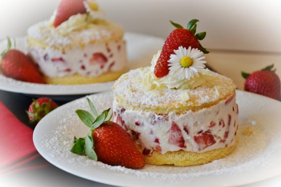 Lancashire Telegraph: Afternoon Tea's to try this Mothers Day. (Canva) Lancashire Telegraph: Afternoon Tea's to try this Mothers Day. (Canva)