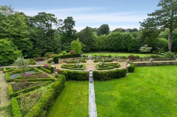 Lancashire Telegraph: The garden. (Photo: Property Lens)