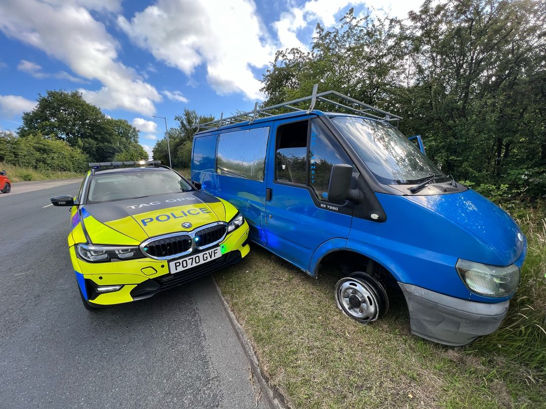 Driver being chased by police loses front tyre while speeding through Lancashire streets - Vimarsana News