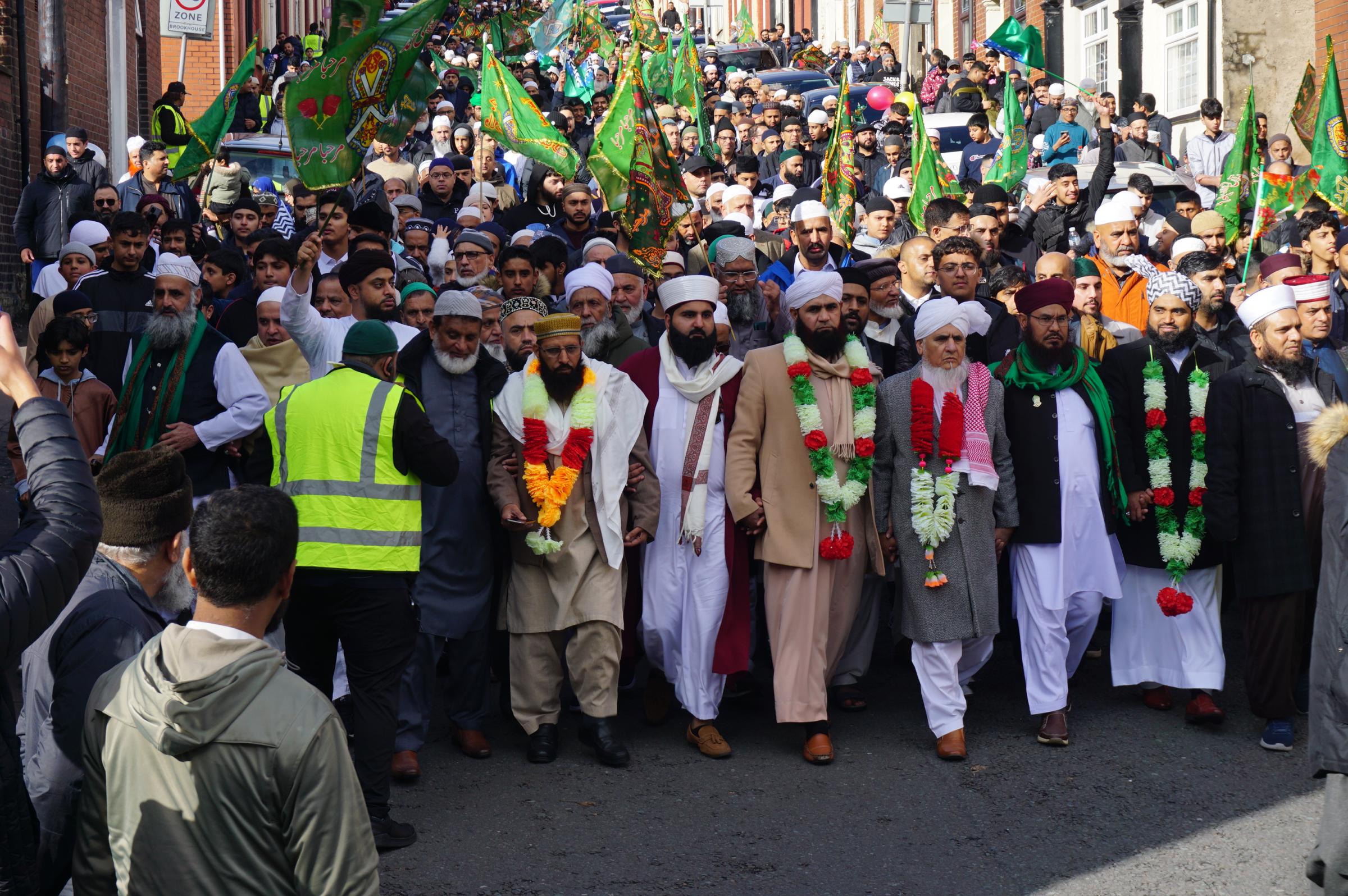 Huge crowds turn out for march for Prophet Muhammad's birthday - Vimarsana News