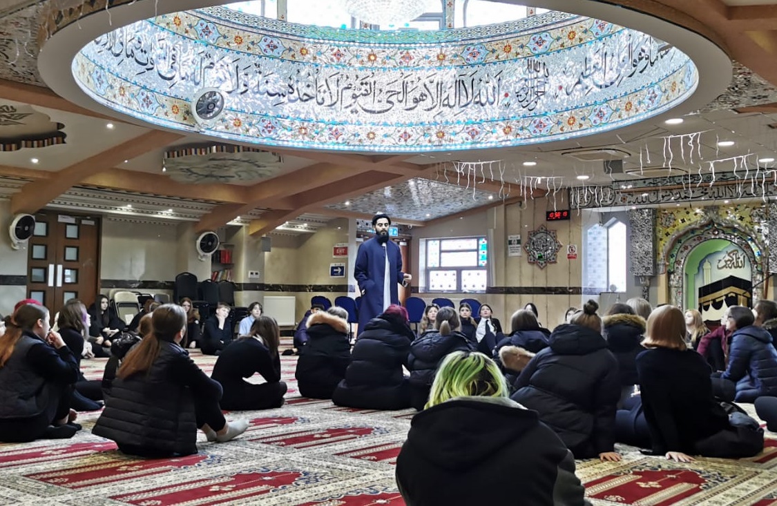 Darwen school pupils welcomed to mosque as part of inter-faith tour