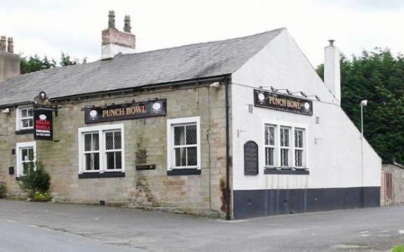 Lancashire Telegraph: The Punch Bowl Inn before it was demolished Lancashire Telegraph: The Punch Bowl Inn before it was demolished