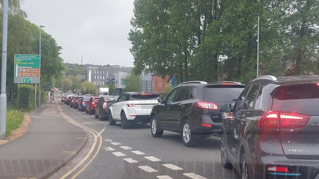 ‘No changes’ to traffic lights as Blackburn drivers complain of queues