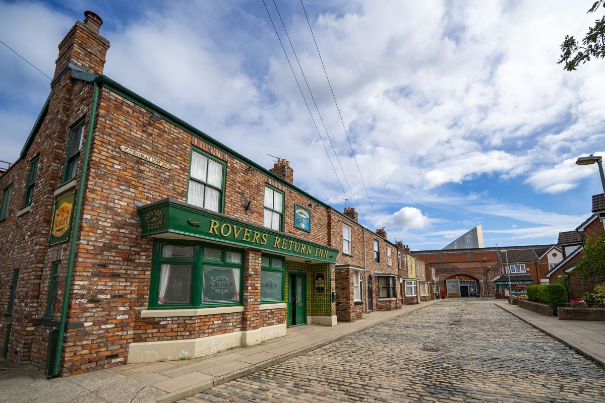 Lucy Fallon set to return to Coronation Street after 3 years - Vimarsana News