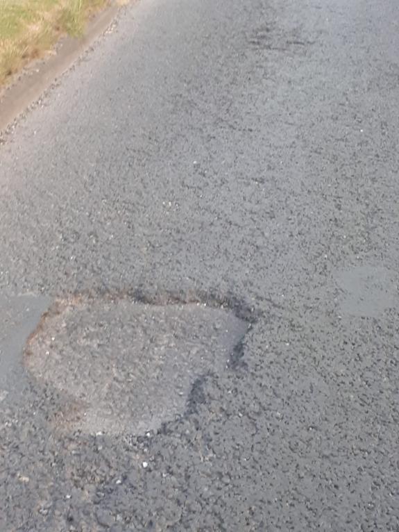 Lancashire Telegraph: A man has complained about the condition of Whalley Road in Clitheroe Lancashire Telegraph: A man has complained about the condition of Whalley Road in Clitheroe