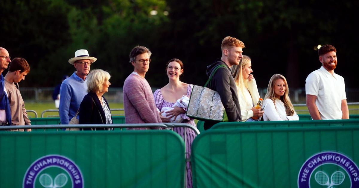 Wimbledon fans hoping for fewer showers after rain-hit second day - Vimarsana News