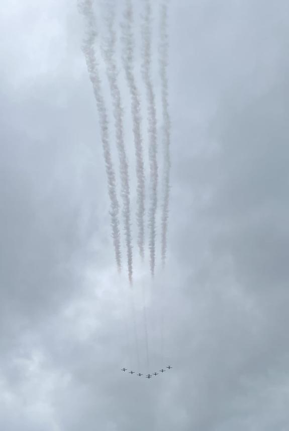Lancashire Telegraph: Red Arrows over Clitheroe Lancashire Telegraph: Red Arrows over Clitheroe