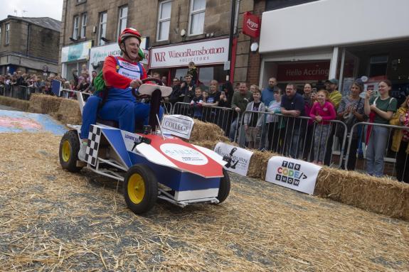 Lancashire Telegraph: BBC Radio Lancashire’s Graham Liver racing a cart Lancashire Telegraph: BBC Radio Lancashire’s Graham Liver racing a cart