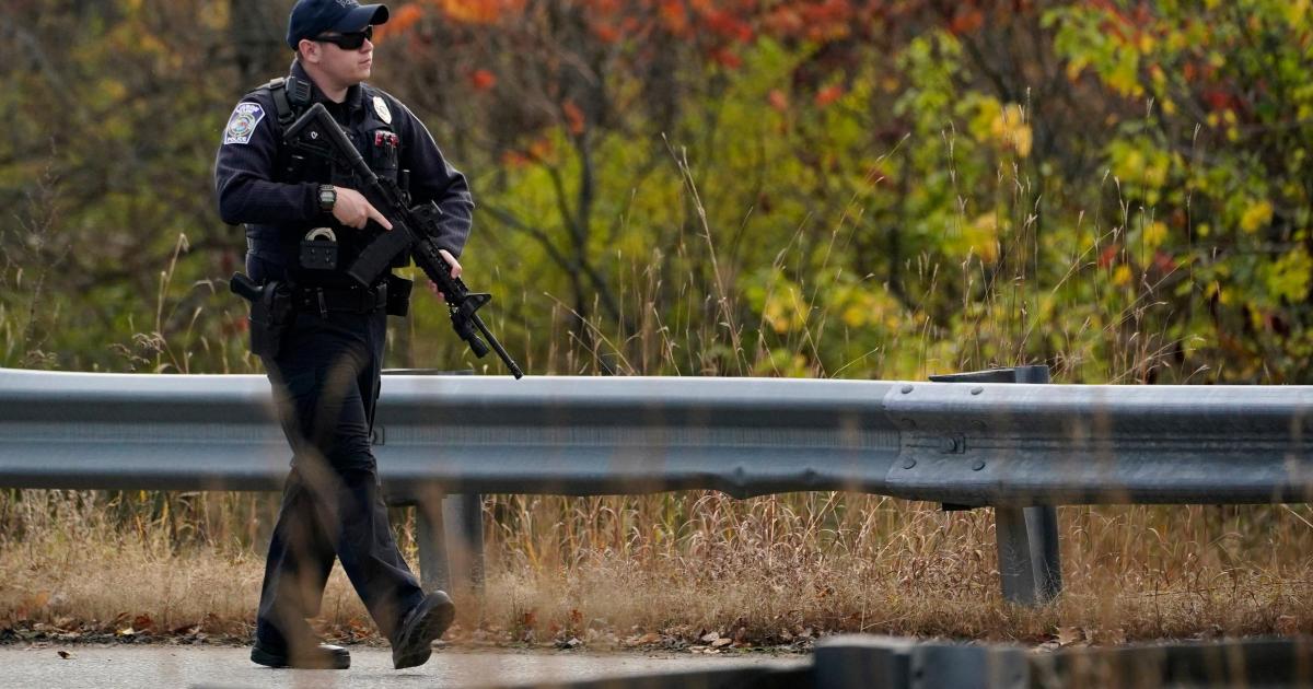 Maine police widen search for gunman after 18 killed at bowling alley and bar - Vimarsana News