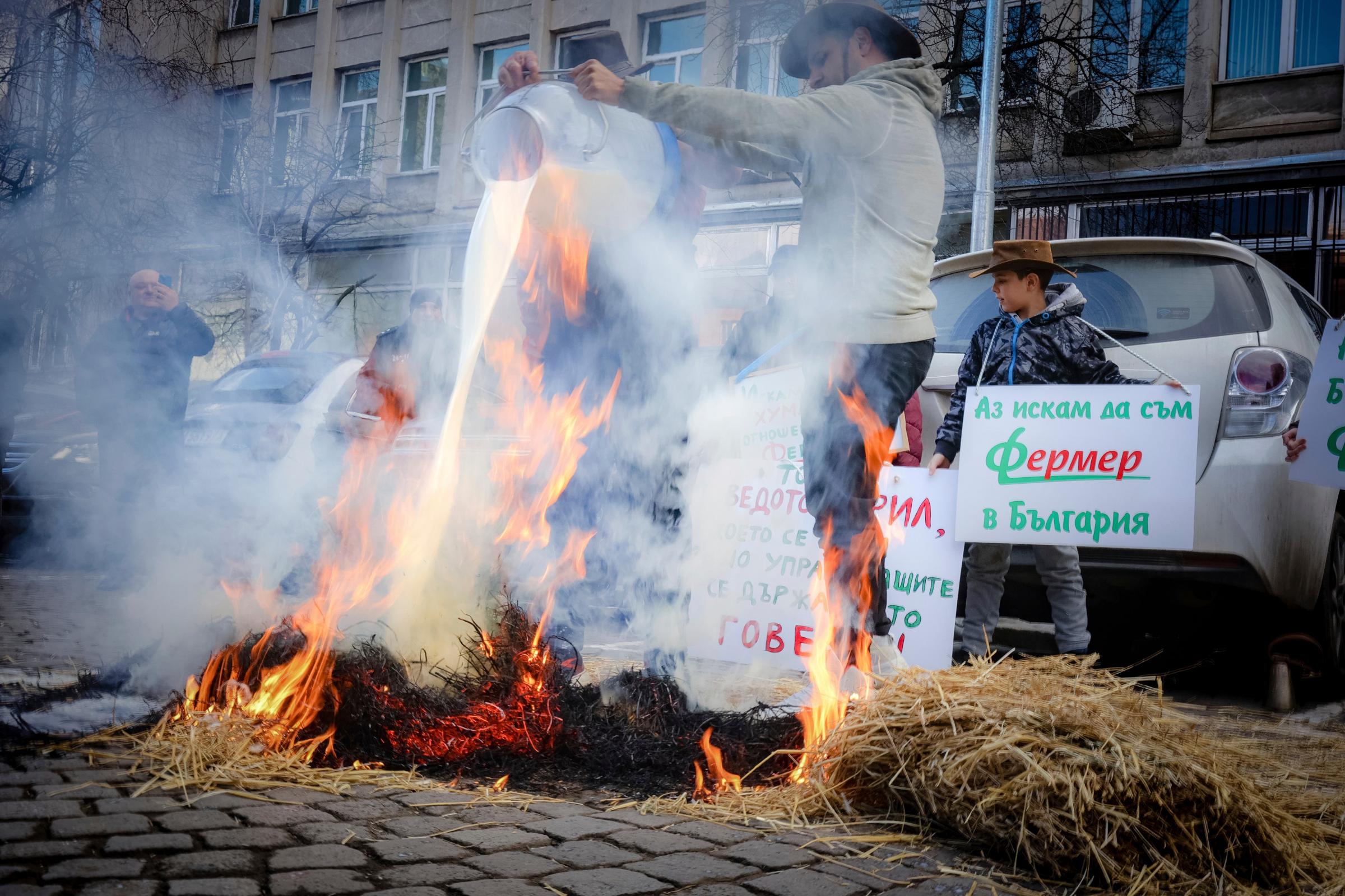 Bulgaria's farmers join Europe-wide protests | Lancashire Telegraph - Vimarsana News