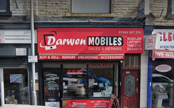 Darwen: Man sentenced after reports men had knives in shop - Vimarsana News