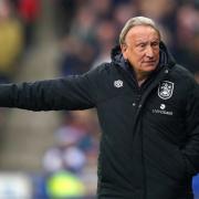 Huddersfield boss Warnock plays down Tomasson timewasting claims