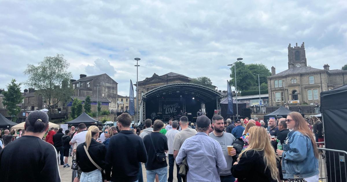First day of Darwen Live draws crowds to town centre - Vimarsana News