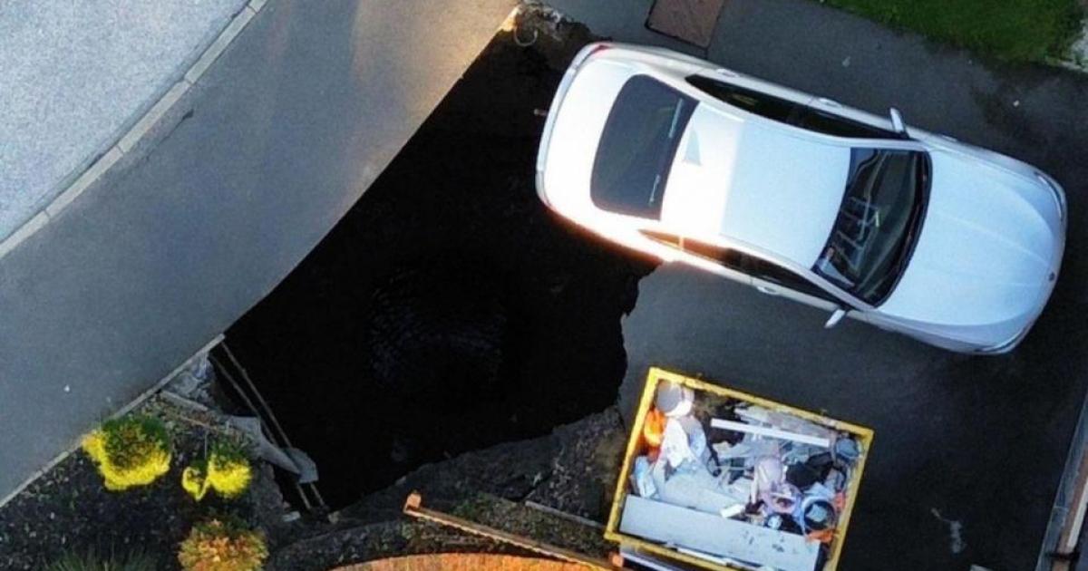 Developer issues update on 100ft deep sinkhole at new build estate
