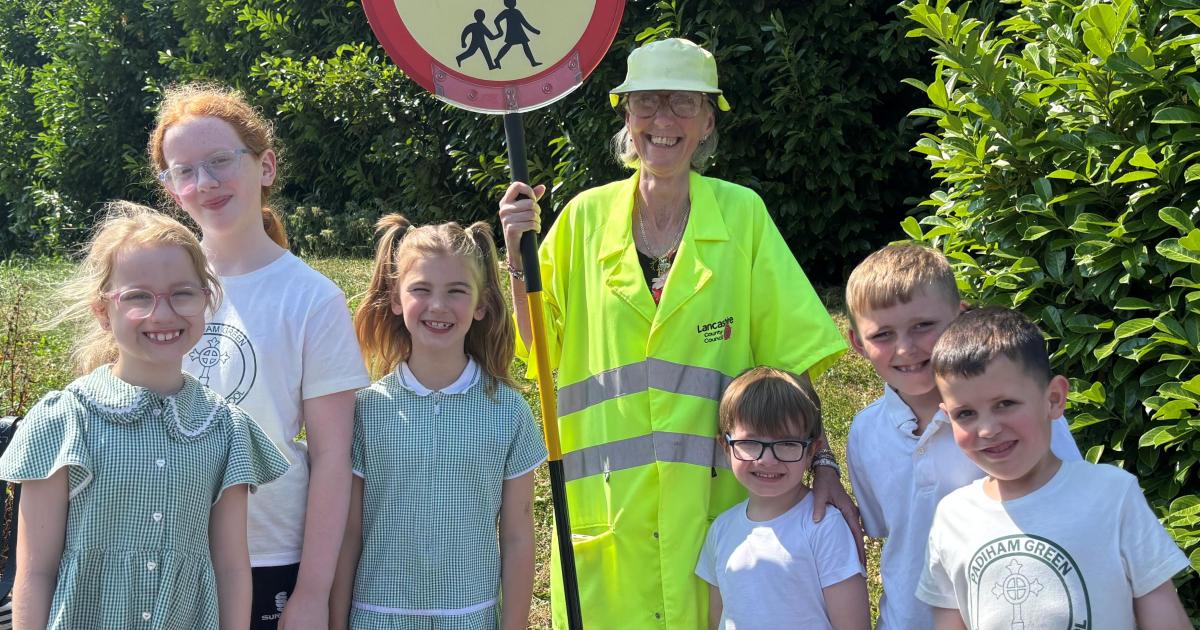 Padiham Green lollipop lady retires after 30 years' service