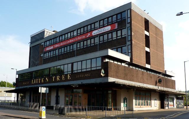 The Litten Tree was situated on Yorkshire Street.